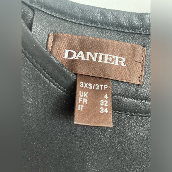 Danier Leather T Shirt - Picture 3 of 6